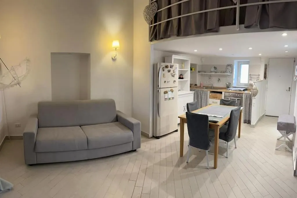 White House Apartment Naples